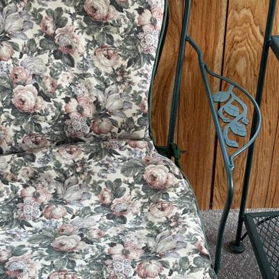 LOT 113P: Vintage Porch Furniture Set - Measurements below