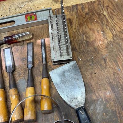 LOT 114G: Large Collection of Vintage Tool