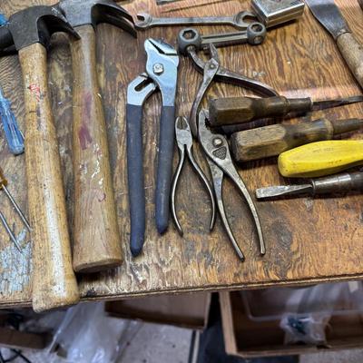 LOT 114G: Large Collection of Vintage Tool