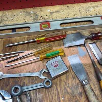 LOT 114G: Large Collection of Vintage Tool