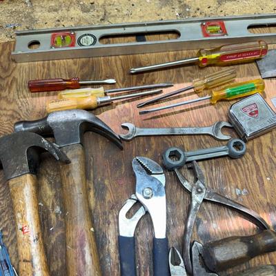 LOT 114G: Large Collection of Vintage Tool