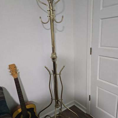 Hall tree