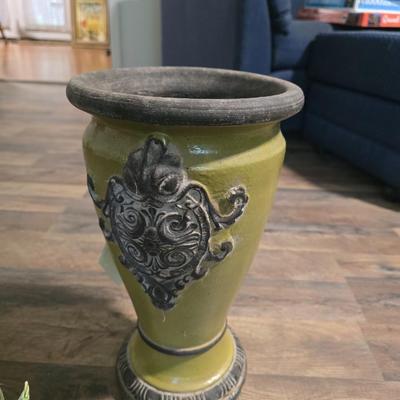 Stonewall style vase