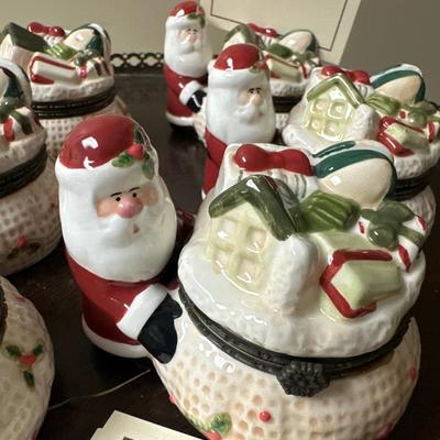 Sale Photo Thumbnail #102: Set of 6 Harry and David place card boxes. Small flee bite on one of the houses otherwise they look new.
