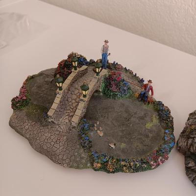 THOMAS KINKADE HAWTHORNE VILLAGE PIECES