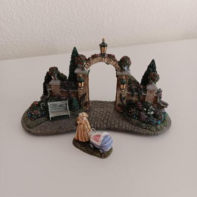 THOMAS KINKADE HAWTHORNE VILLAGE PIECES