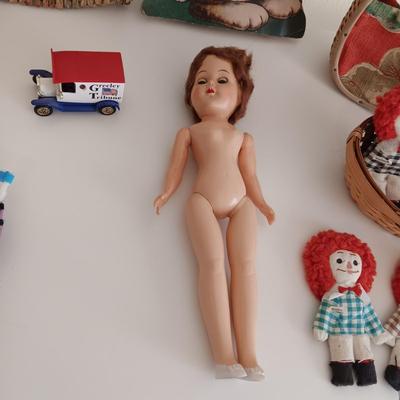 VINTAGE TOYS AND CHILDREN'S ITEMS