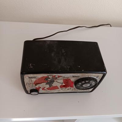 VINTAGE HOPALONG CASSIDY ARVIN MODEL 441T TUBE RADIO