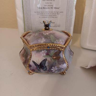 "FLIGHTS OF FANCY" MUSICAL TRINKET BOX AND "RED HAT-TEAS COLLECTION"