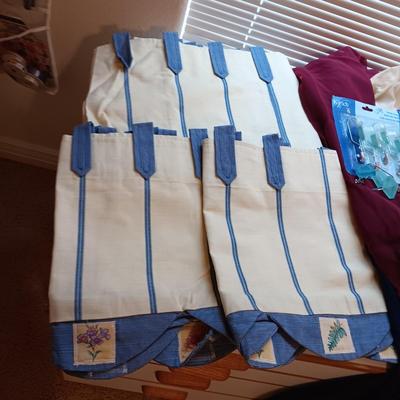 3 PANEL VALANCE CURTAINS, 3 COLOR WINDOW SWAG AND CURTAIN HARDWARE