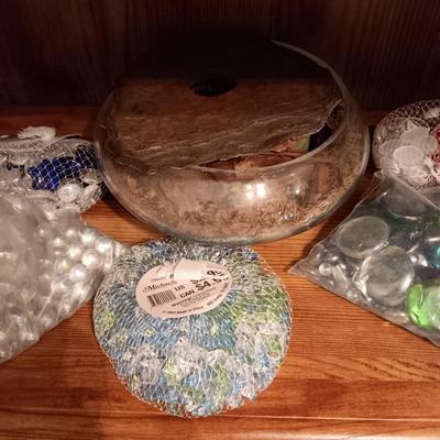 MANY DECORATIVE MARBLES/ROCKS AND VASES/CONTAINERS