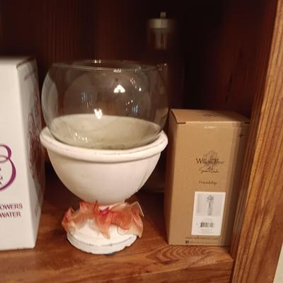 MANY DECORATIVE MARBLES/ROCKS AND VASES/CONTAINERS