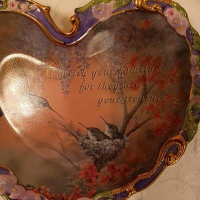 HALLMARK THE FAMILY TREE PICTURE FRAME, NEEDLEPOINT WALL HANGING AND A PLATE WITH QUOTE