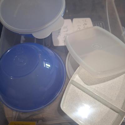 Sale Photo Thumbnail #732: mixed lot of tupperware