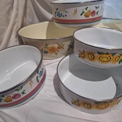 Sale Photo Thumbnail #744: mixed group of mixing bowls