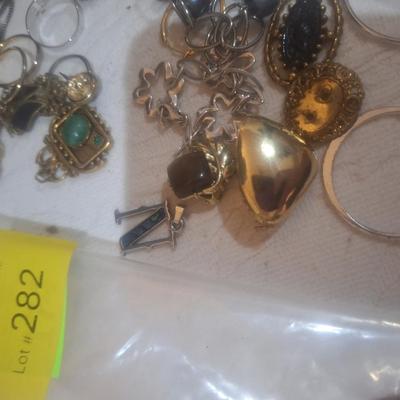 Sale Photo Thumbnail #855: mixed lot of jewelry