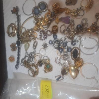 Sale Photo Thumbnail #854: mixed lot of jewelry