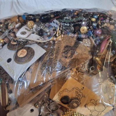 Sale Photo Thumbnail #878: large bag, some may be broken or tangled, this is a huge bag.
