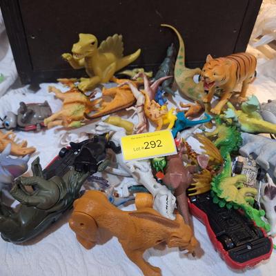 Sale Photo Thumbnail #891: mixed lot of toys