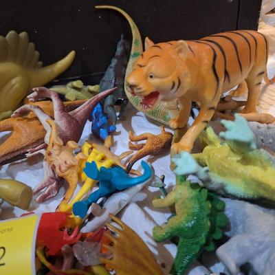 Sale Photo Thumbnail #894: mixed lot of toys