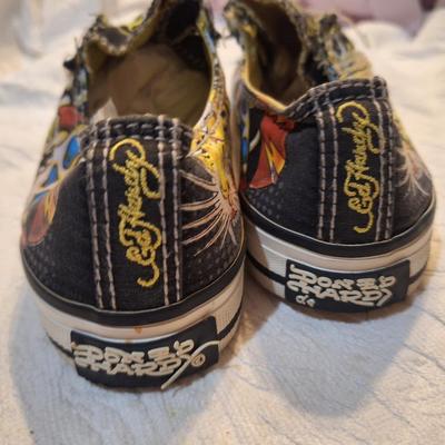 Sale Photo Thumbnail #932: a women's size 5 is the same as a girls size 3 in most shoes.  It looks like the Ed Hardy signature might have some lose edges  on the right shoe.
