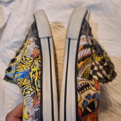 Sale Photo Thumbnail #933: a women's size 5 is the same as a girls size 3 in most shoes.  It looks like the Ed Hardy signature might have some lose edges  on the right shoe.