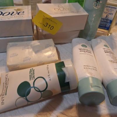 Sale Photo Thumbnail #954: the bottles of lotions etc feel to be about half full