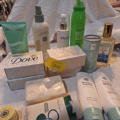 Sale Photo Thumbnail #953: the bottles of lotions etc feel to be about half full
