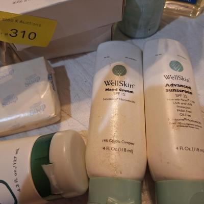 Sale Photo Thumbnail #955: the bottles of lotions etc feel to be about half full