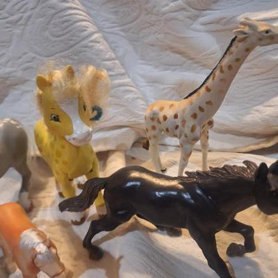 Sale Photo Thumbnail #986: see all photos.  Might be a few non horses in there like a Giraffe, zerbra and some kind of alien horse