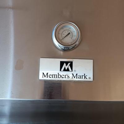 VERY NICE MEMBERS MARK PROPANE GRILL WITH EXTRAS