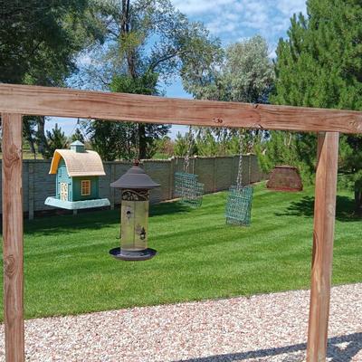 BARN BIRDHOUSE AND BIRD FEEDERS