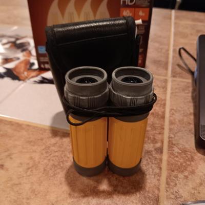 DIGITAL PICTURE FRAME, iGO POWER SOURCE, BINOCULARS AND MORE