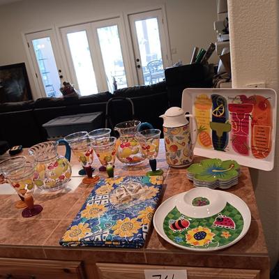 FUN PLASTIC SERVING PIECES