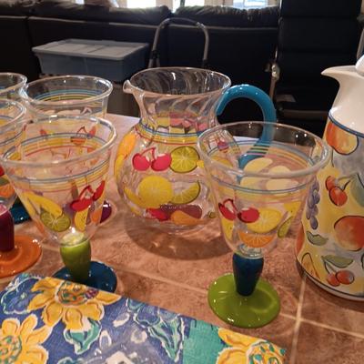 FUN PLASTIC SERVING PIECES