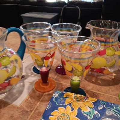 FUN PLASTIC SERVING PIECES
