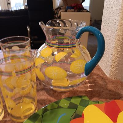 PLASTIC SERVING PIECES