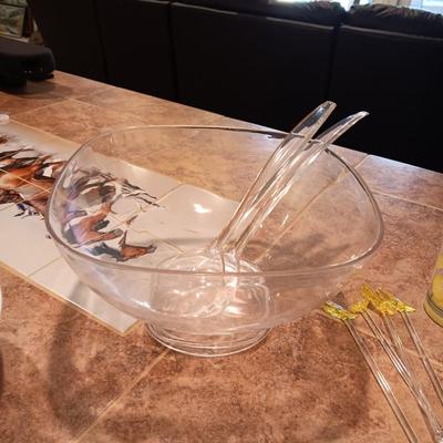 PLASTIC SERVING PIECES