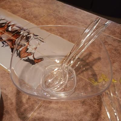 PLASTIC SERVING PIECES