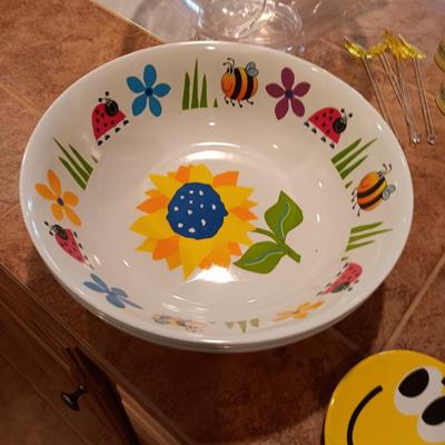 PLASTIC SERVING PIECES