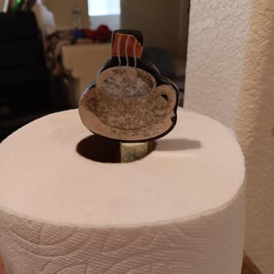 OSCILLATING FAN, PAPER TOWEL HOLDER AND FRAMED PICTURE