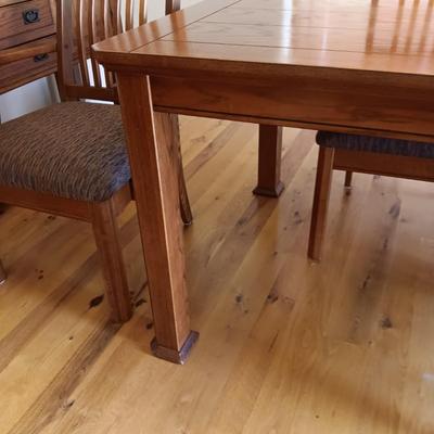 NICE MISSION STYLE DINING TABLE WITH 2 ARM CHAIRS AND 4 REG CHAIRS PLUS 1 LEAF