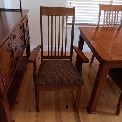 NICE MISSION STYLE DINING TABLE WITH 2 ARM CHAIRS AND 4 REG CHAIRS PLUS 1 LEAF