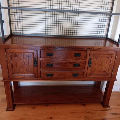 UNIQUE BUFFET WITH METAL FRAME GRID PANELED HUTCH THAT HAS 3 GLASS SHELVES