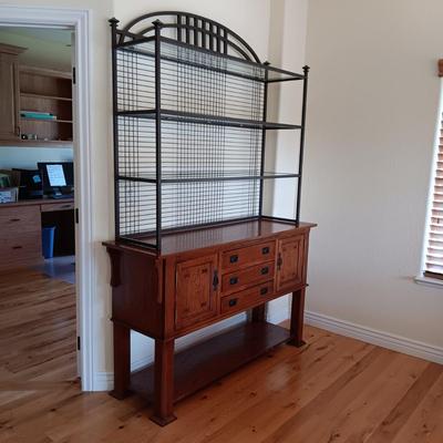 UNIQUE BUFFET WITH METAL FRAME GRID PANELED HUTCH THAT HAS 3 GLASS SHELVES
