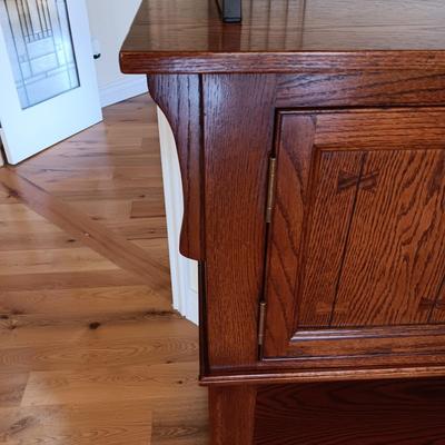 UNIQUE BUFFET WITH METAL FRAME GRID PANELED HUTCH THAT HAS 3 GLASS SHELVES