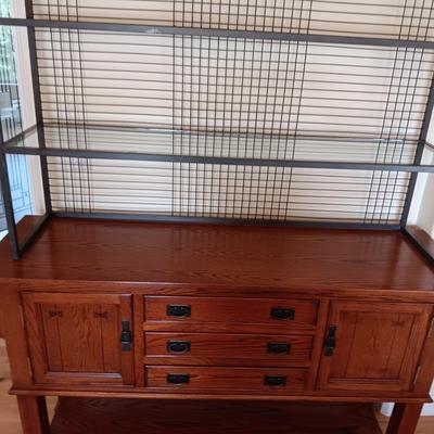 UNIQUE BUFFET WITH METAL FRAME GRID PANELED HUTCH THAT HAS 3 GLASS SHELVES