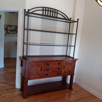 UNIQUE BUFFET WITH METAL FRAME GRID PANELED HUTCH THAT HAS 3 GLASS SHELVES