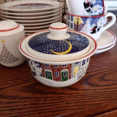 NORITAKI "TWAS THE NIGHT BEFORE CHRISTMAS" SCOTTY DOG DINNERWARE FOR 8 WITH EXTRAS