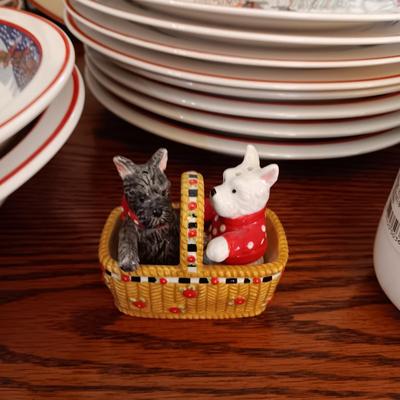 NORITAKI "TWAS THE NIGHT BEFORE CHRISTMAS" SCOTTY DOG DINNERWARE FOR 8 WITH EXTRAS